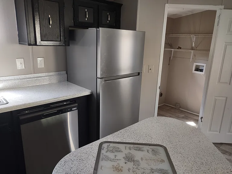 92 Tate Ln #92 — Photo 4
