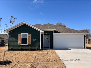 440 Riggs St, Prairie Grove, AR 72753