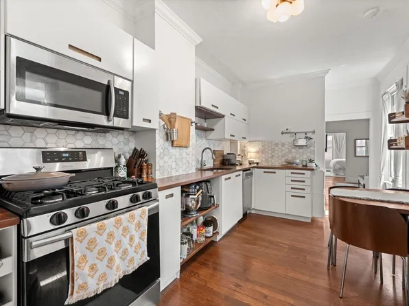62 N Margin St APT 3, Boston, MA 02113