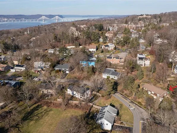 99 Sycamore Lane, Irvington, NY 10533