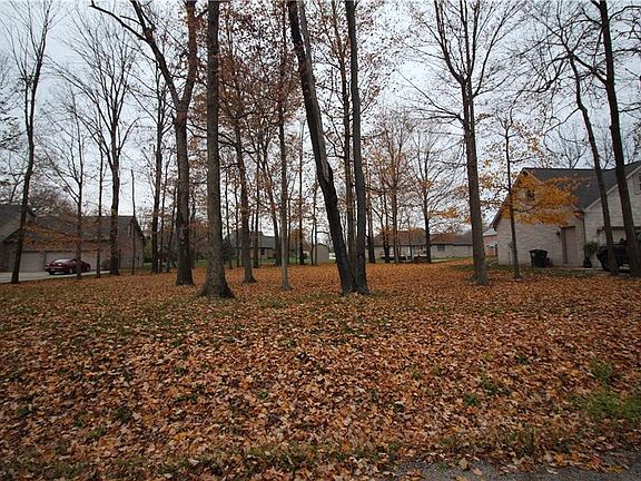 3rd image of 12684 N Waters Edge Ct