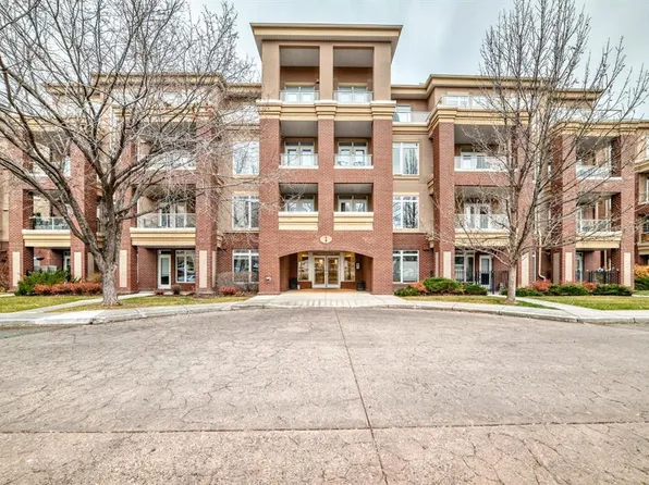 6 SE Hemlock Cres SW #106, Calgary, AB T3C 2Z1