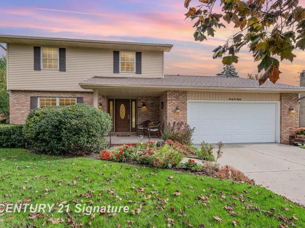 3280 Wintergreen Dr E, Saginaw, MI 48603