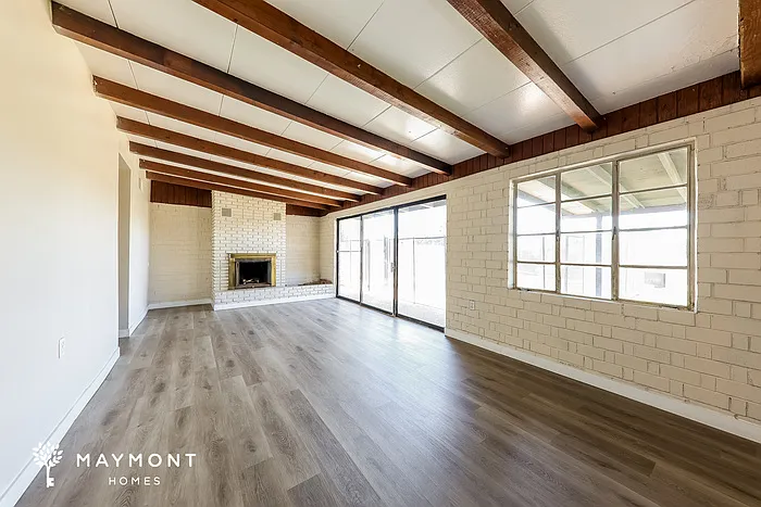 2311 W Whitton Ave — Photo 8