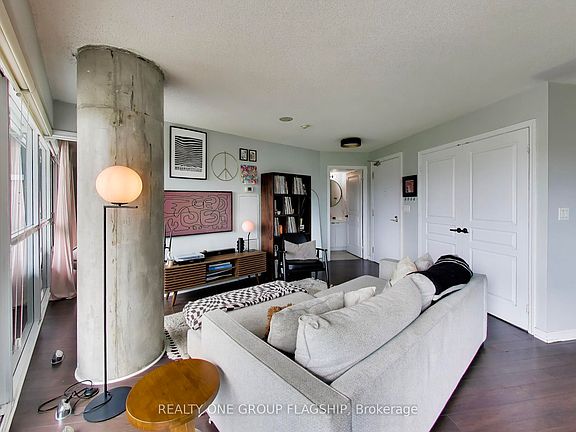 3rd image of 352 Front St W #918