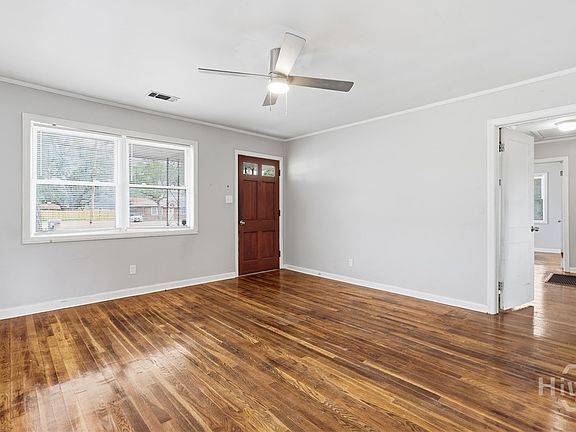 4th image of 837 Crossgate Road