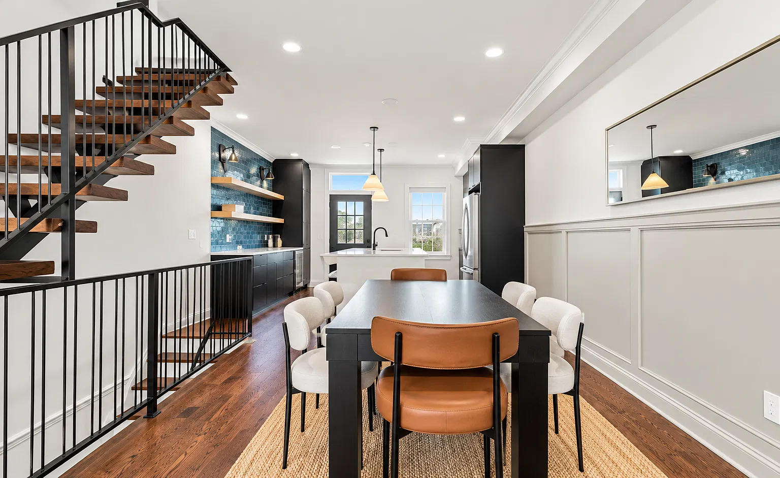 4 bed, $2,975 — Photo 3
