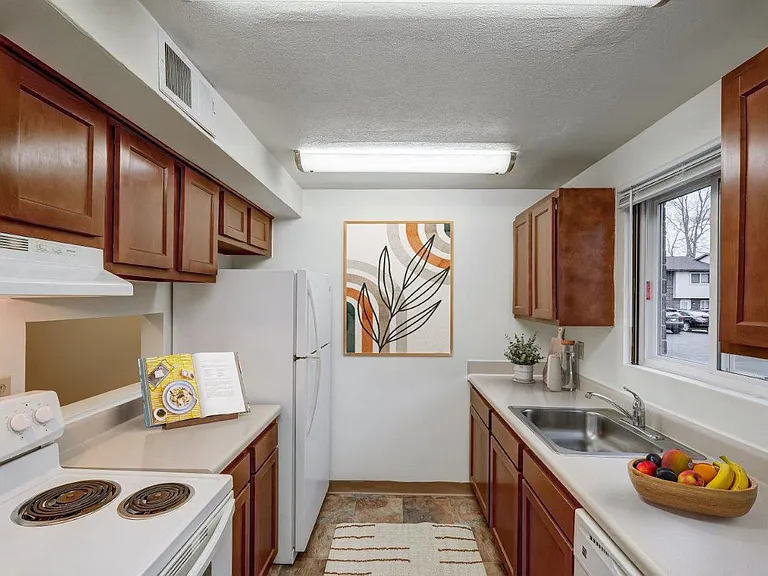 High Acres Apartments and Townhomes — Photo 3