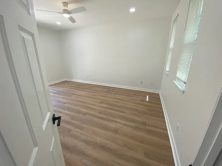 977 Water Oak Ct — Photo 33