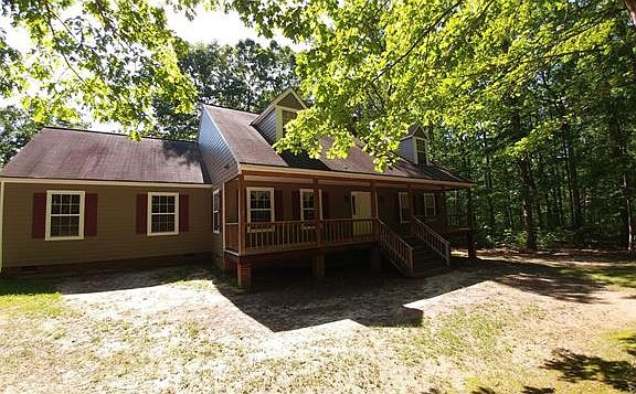4th image of 16030 Beaver Lake Dr