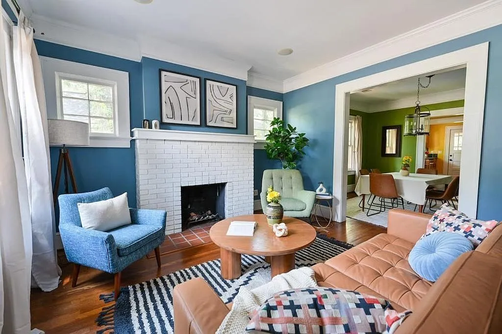 3 bed, 3.0 bath, 2056 sqft, $5,800 — Photo 1
