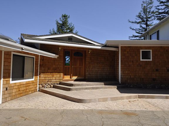 2nd image of 103 Bel Air Dr