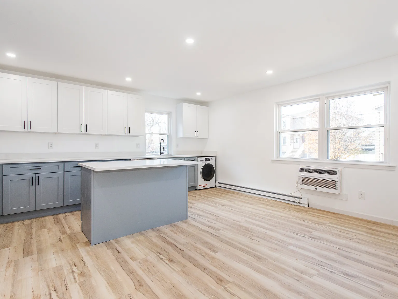 1 bed, $2,000 — Photo 3