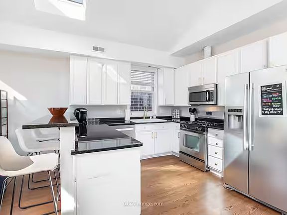 3rd image of 3511 N Seminary Ave #3