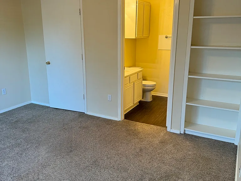 222 Willowbrook Ln — Photo 10