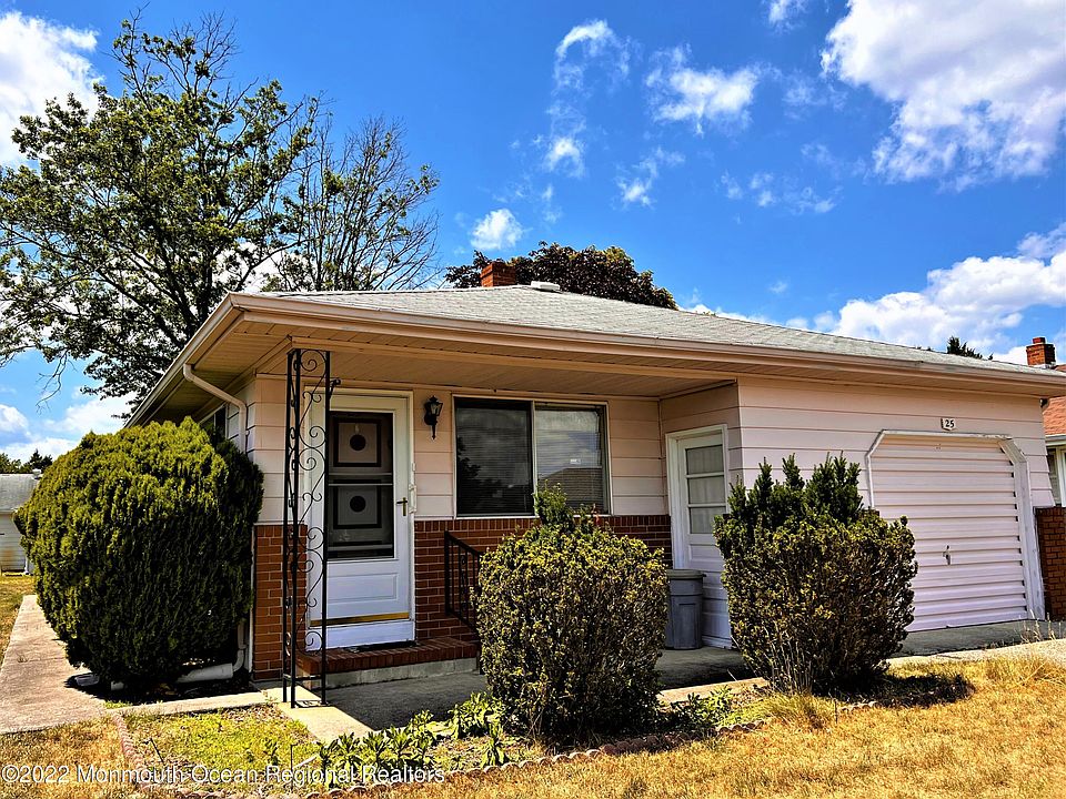 1st image of 25 Castle Harbor Dr