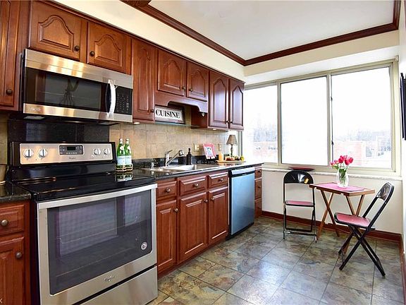 5th image of 12520 Edgewater Dr APT 301