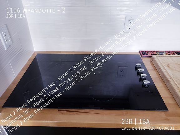 5th image of 1156 Wyandotte St E #2