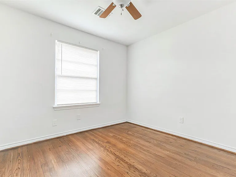230 Bizerte St — Photo 18