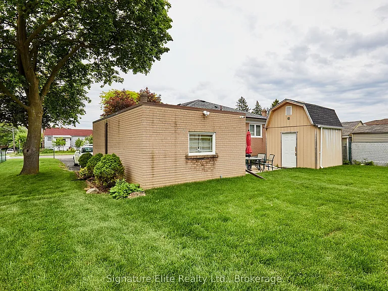 100A Kitchener Rd #LOWER — Photo 15