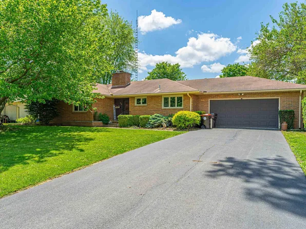 449 Minder Dr, Lincoln, IL 62656
