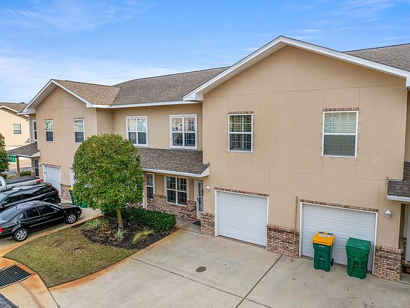 3rd image of 1491 Bentley Cir