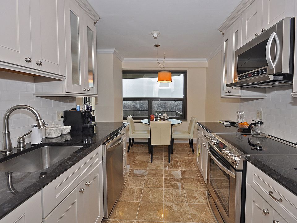 New Kitchen w marble floors