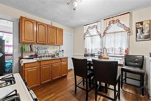 3 bed, $3,450 — Photo 4