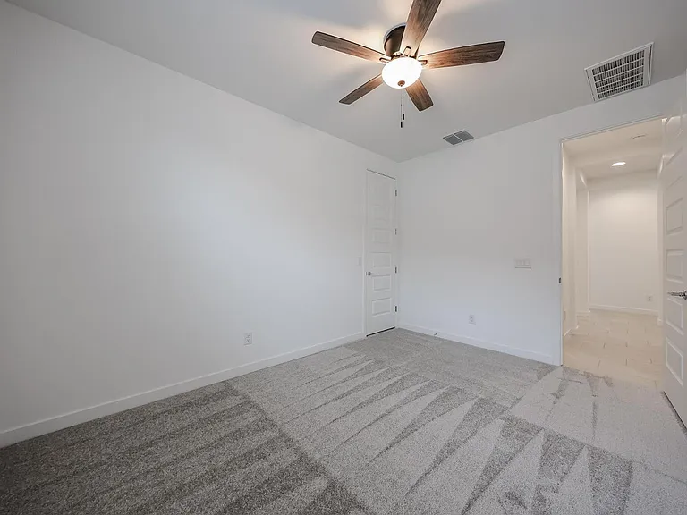 7814 W Hide Trl — Photo 12