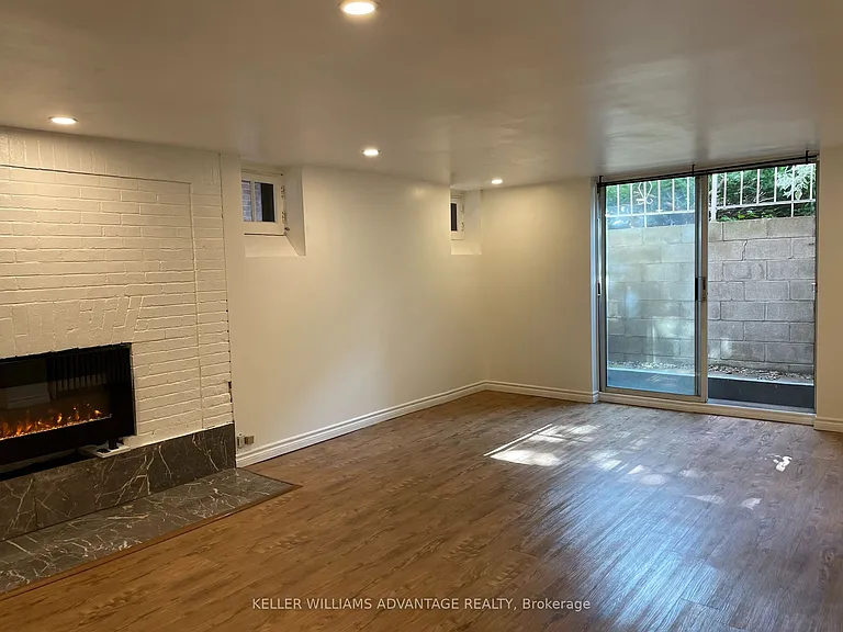 347 Walmer Rd #BASEMENT — Photo 2