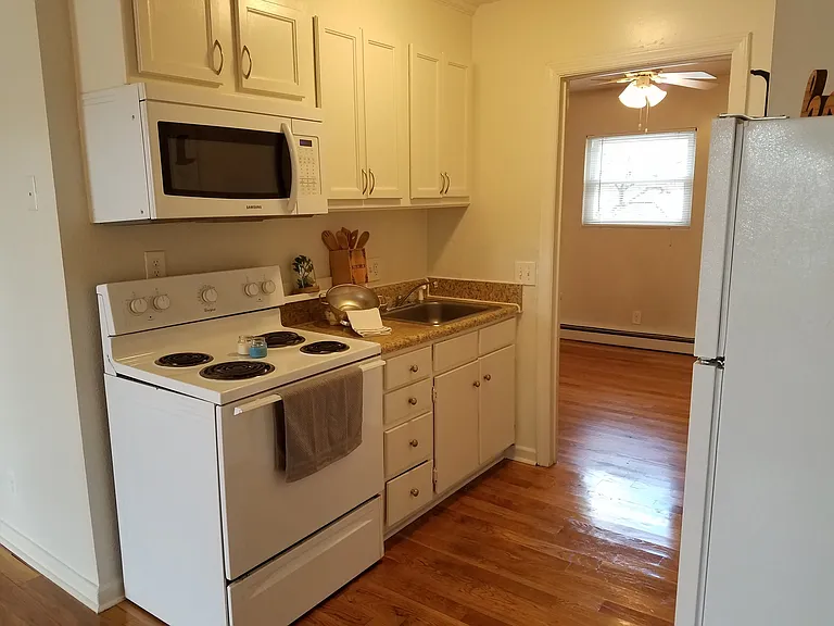 1212 Chapel Hill — Photo 7