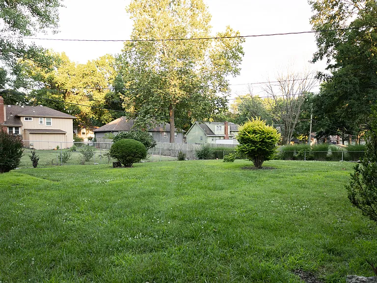 12809 Manchester Ave — Photo 33