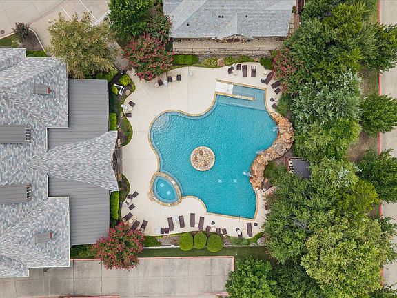 2nd image of 5145 Kentwood Dr