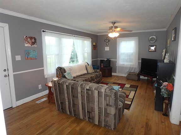 5th image of 713 Meadowlane Dr
