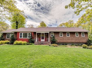 34 Mud Rd, Setauket, NY 11733