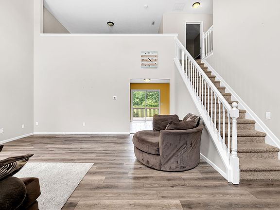 2nd image of 11124 Deer Valley Dr