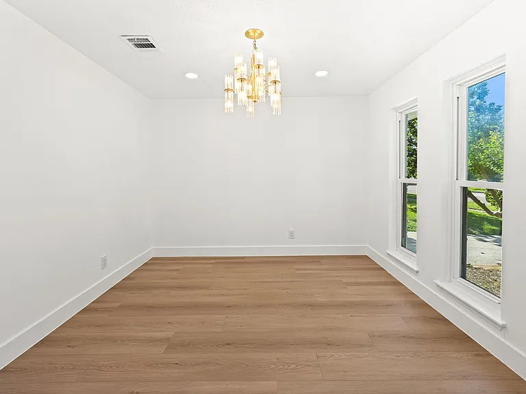 7631 Westwind Ln — Photo 4