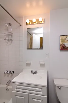 Rented by I Stay NY LLC | media 12