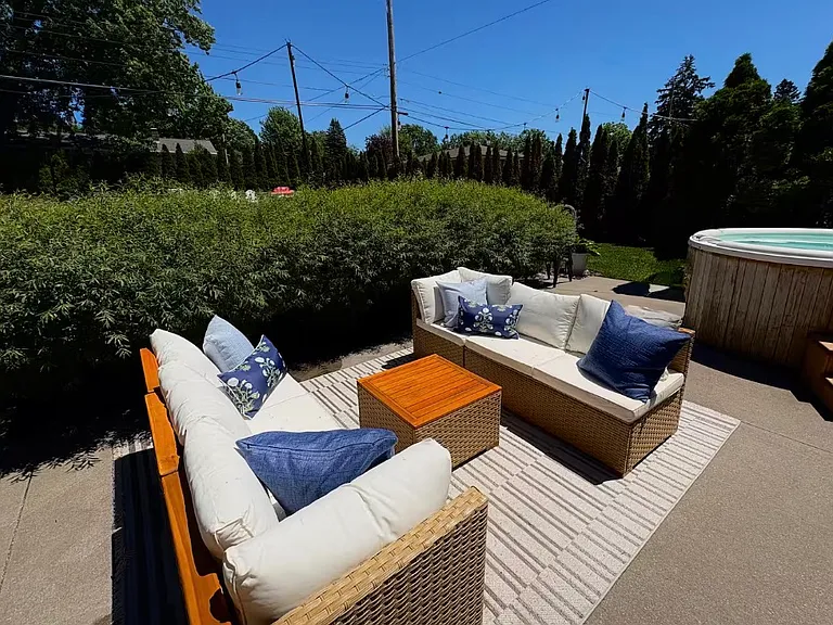 1818 Hillcrest St — Photo 26