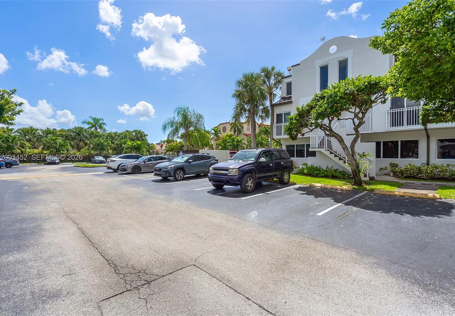Coral Pointe Townhomes Co — Photo 2