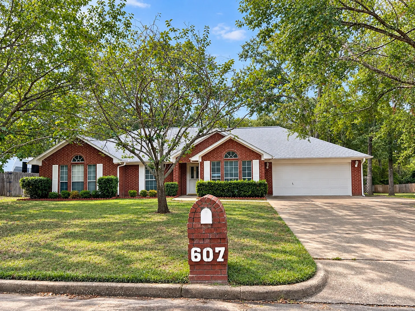 3 bed, 1826 sqft, $2,300 — Photo 1