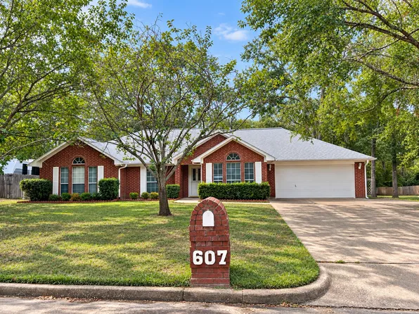 607 August Ln, Lufkin, TX 75904