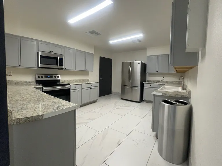 12727 W Glendale Ave — Photo 25