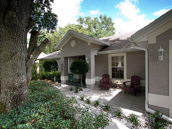 2nd image of 1571 Victoria Way