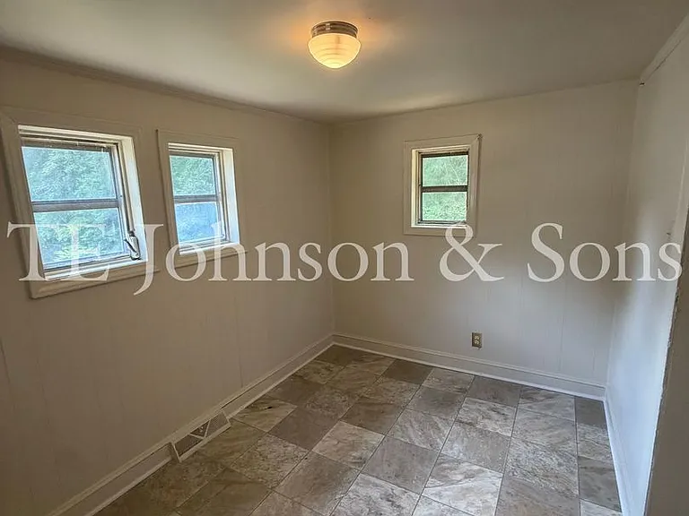 3616 Harvard Rd — Photo 6