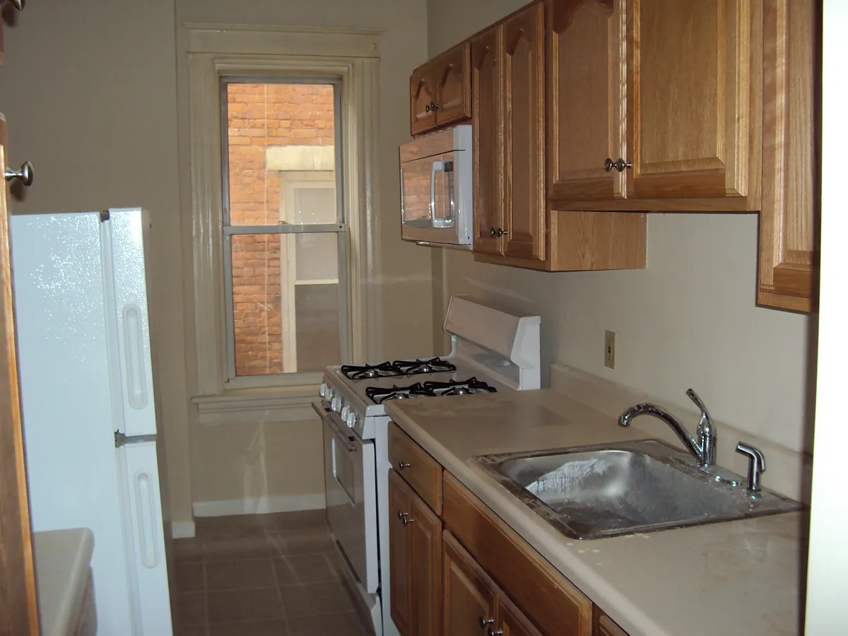 Building Photo - 171 Mansion St #2