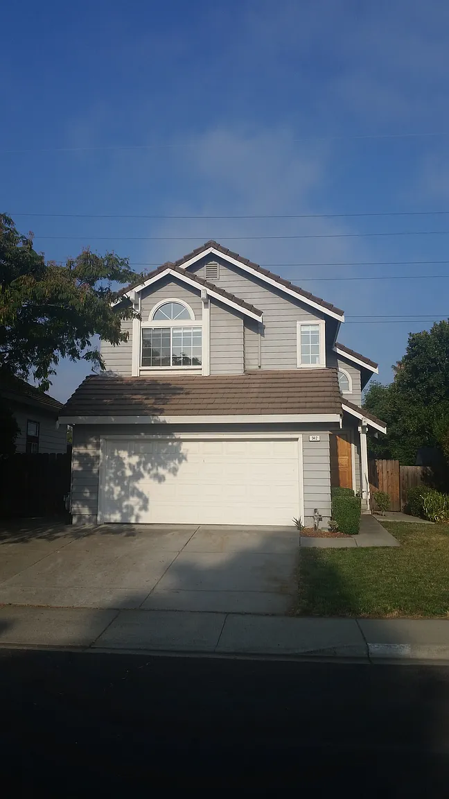 942 Bellflower St photo 1