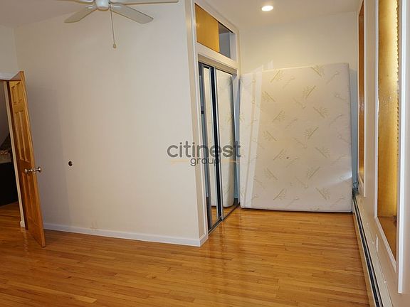 4th image of 486 4th Ave #Garden