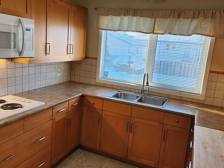 46 Arrowwood Dr S #1 — Photo 38