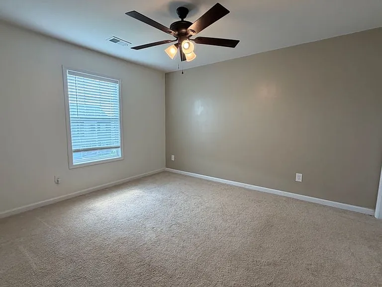 1097 Sapphire Dr — Photo 16